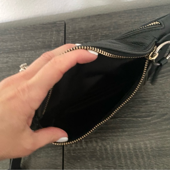 RARE Henri Bendel cross body Fanny pack - Picture 5 of 8